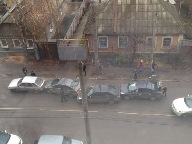 В Воронеже на Хользунова столкнулись четыре машины