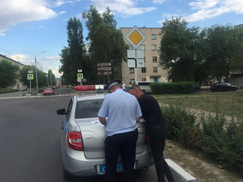Водителя Nissan с армянскими номерами наказали под Воронежем