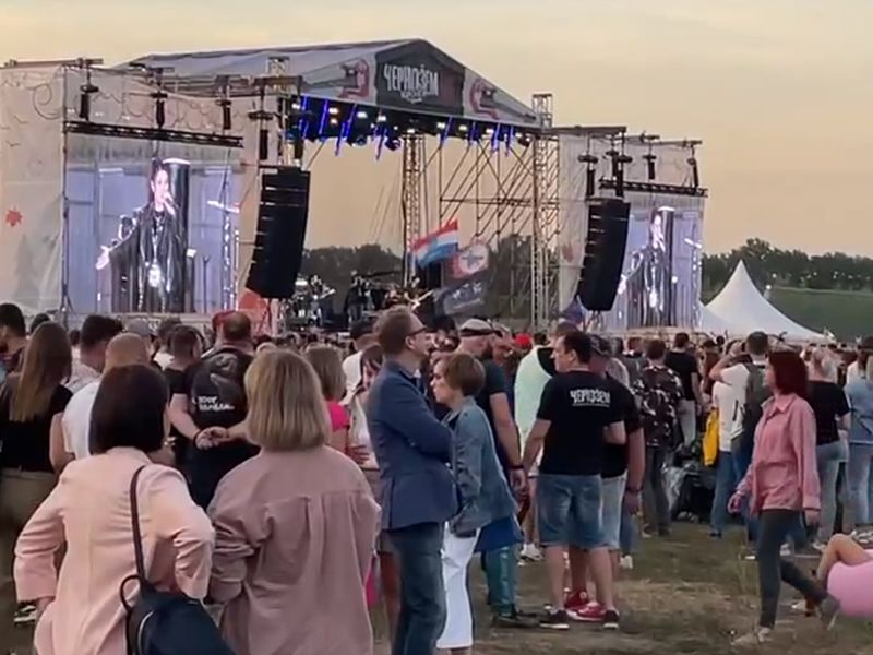 Дочь Хоя феерично исполнила отцовскую песню на фестивале «Чернозем» в Воронеже