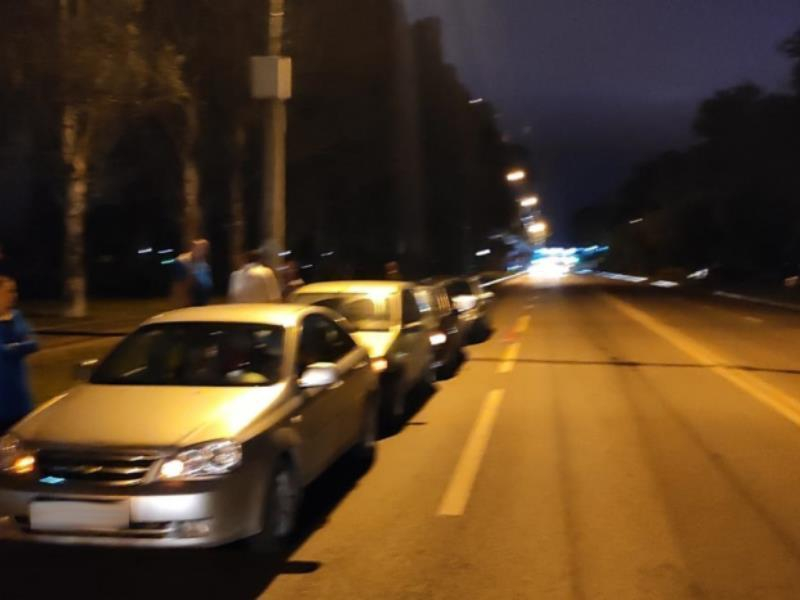 Воронежец одним ударом покалечил четыре автомобиля на светофоре