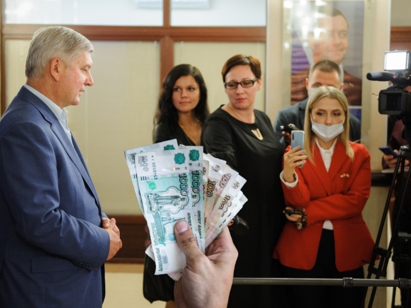 Воронежским СМИ впервые урезали бюджет на пиар губернатора Гусева