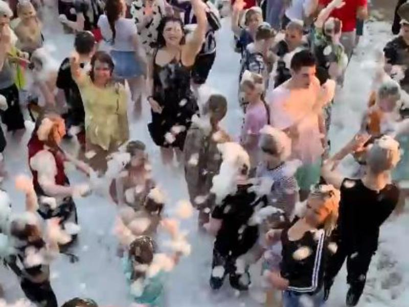 Масштабная пенная вечеринка шумно прокатилась по воронежскому smart-парку