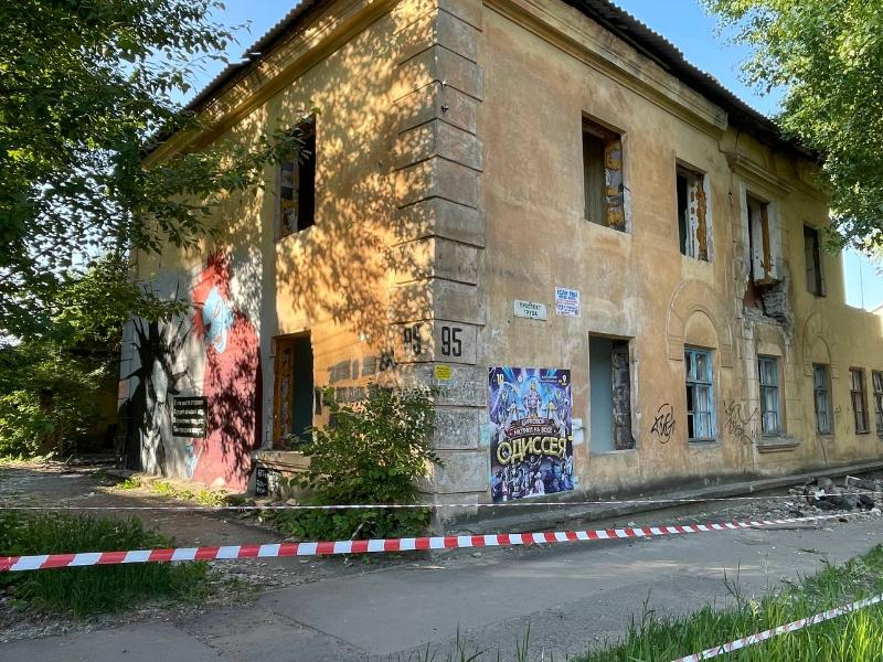 Самый панковский дом Воронежа начали разрушать