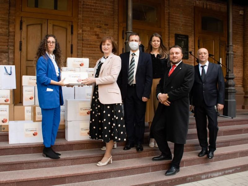Посольство Израиля помогло масками воронежским старикам на фоне пандемии Covid-19