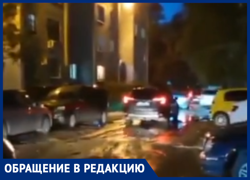 Воронежский двор по соседству с пробками превратили в магистраль