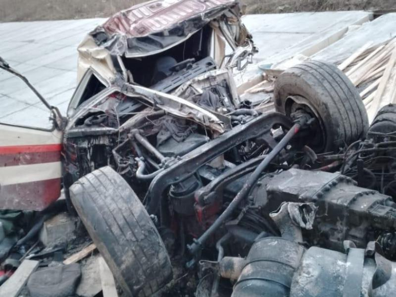 Массовое ДТП с 3 грузовиками произошло в Воронежской области