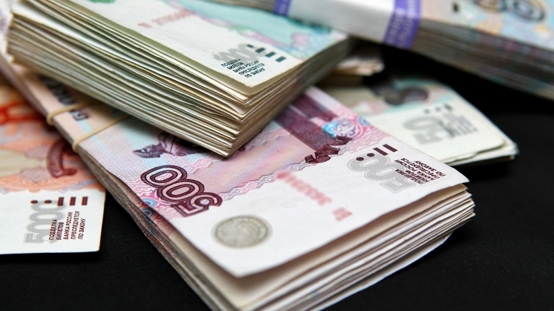 Специалисты сравнили зарплаты 50 должностей в Воронеже и Москве