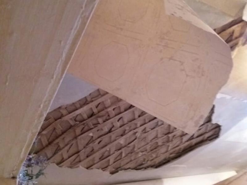 Страшные последствия обрушения потолка в общежитии показали в Воронеже