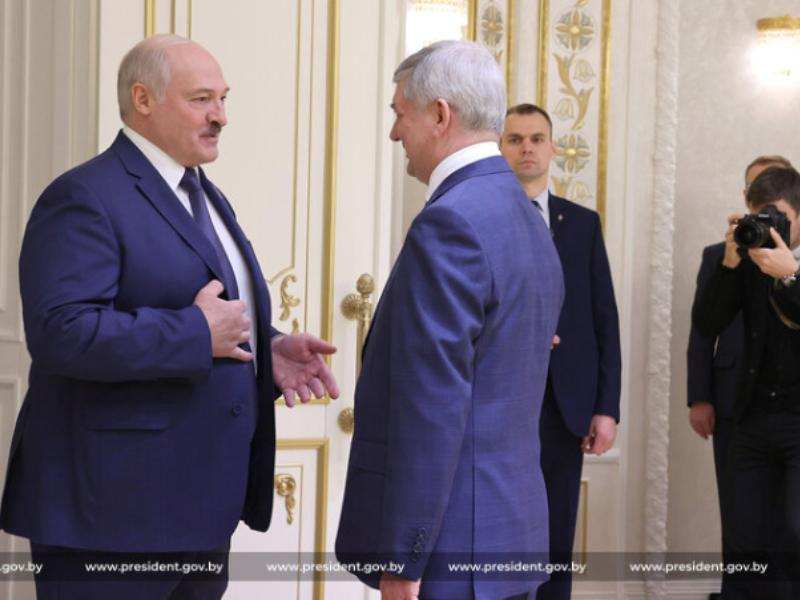 Губернатор Гусев пригласил Александра Лукашенко на открытие мега-школы в Воронеже