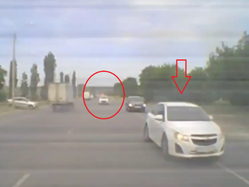 Лихач на белом Chevrolet ушел от полицейской погони в Воронеже