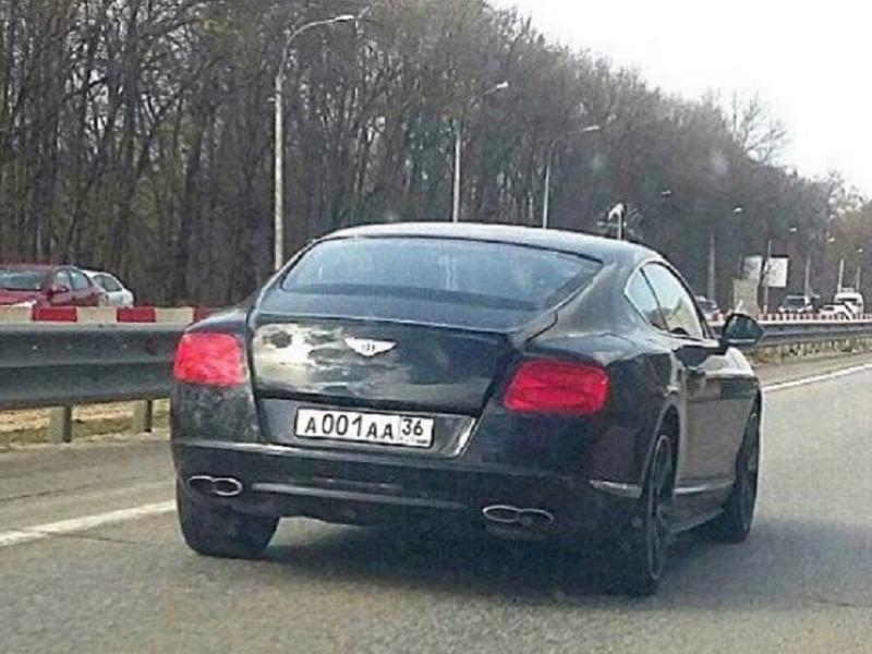 Номера «первого чиновника» заметили на очередной Bentley в Воронеже