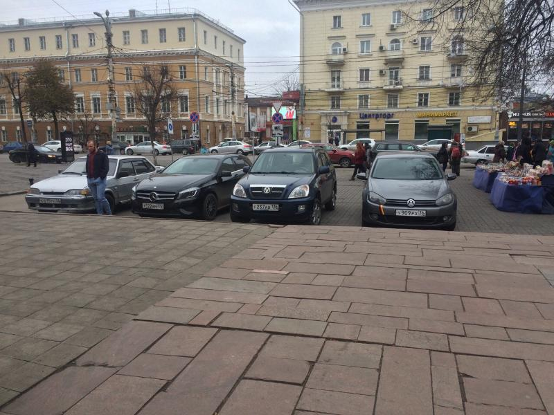 Бесплатную парковку создали водители в самом центре Воронежа