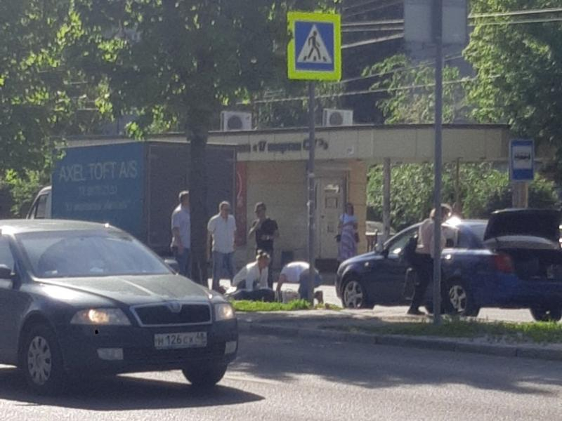 Воронежцы опубликовали фото женщины, сбитой на пешеходнике в Коминтерновском районе