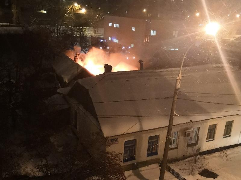 Смертельный пожар в частном доме сняли на видео в Воронеже