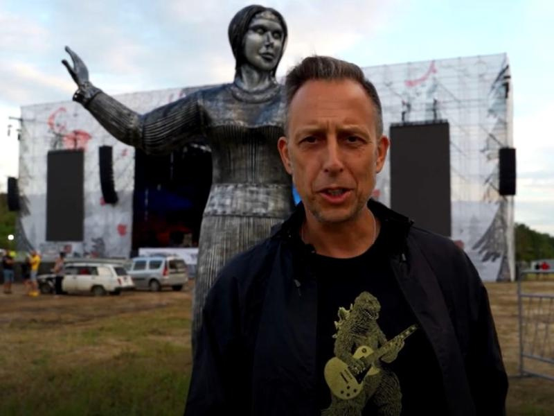 Звезда панк-рока Чача приехал в Воронеж и рассказал, что символизирует страшно красивая Алёнка