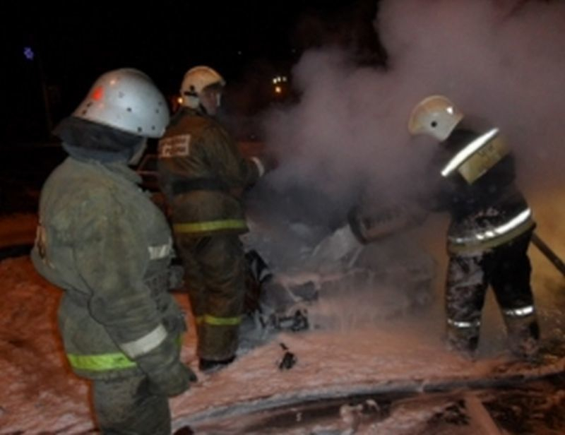 В сгоревшем КамАЗе под Воронежем спасатели обнаружили мертвого мужчину