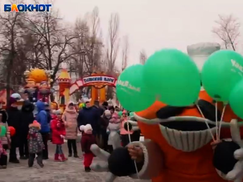 Широкие гуляния развернулись на Масленицу в парке имени Дурова в Воронеже