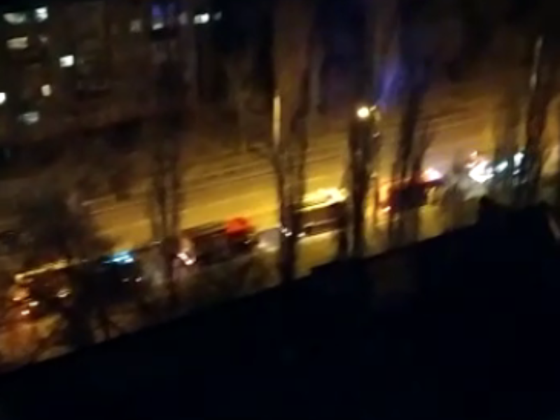 Скопление пожарных машин заметили у общежития колледжа в Воронеже