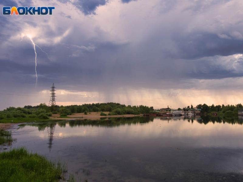 Из-за опасной погоды в Воронежской области объявили оранжевый уровень