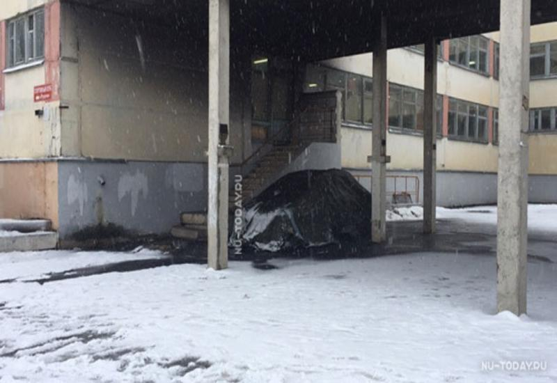 Внедорожник директора школы сожгли под Воронежем