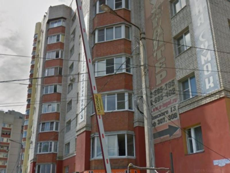 В Воронеже спецслужбы съехались к многоэтажке из-за угрозы взрыва