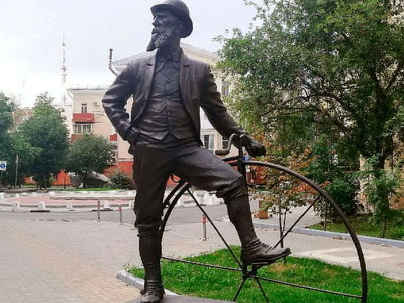 Воронежец устыдился перед предками из-за памятника Вильгельму Столлю