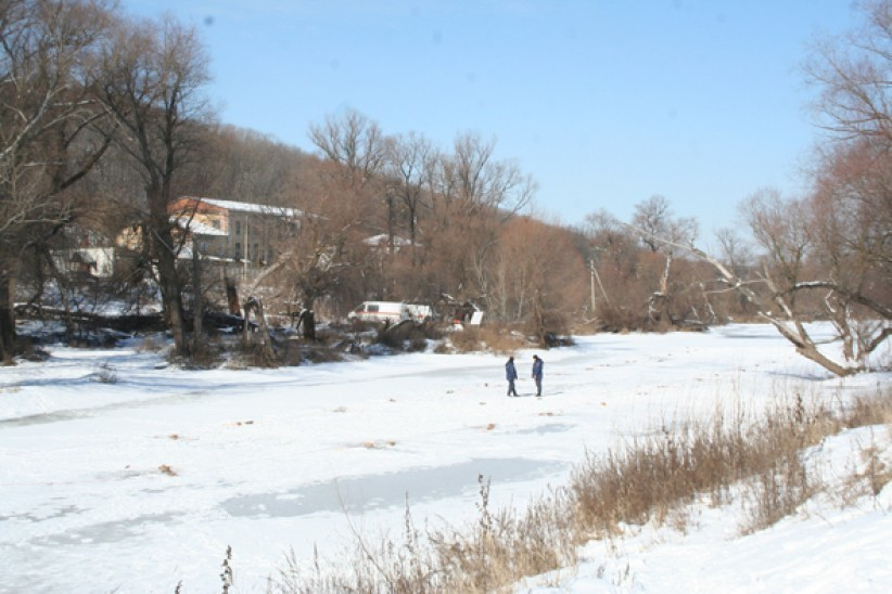 В Воронежской области взрывали лед на реке Ворона