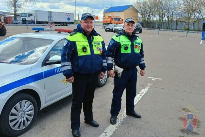 Автобус «Москва-Армения» застрял на трассе в Воронежской области 