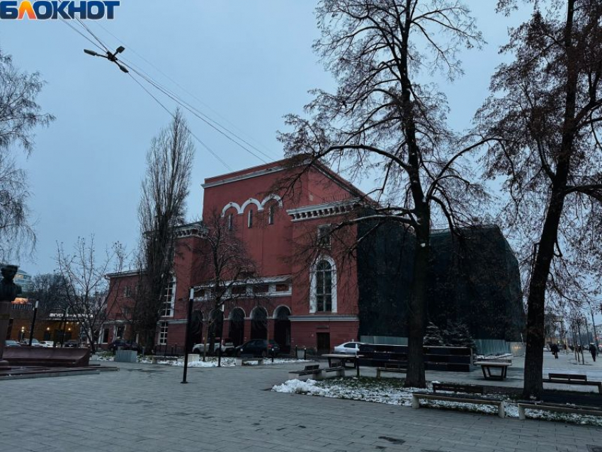 ВГТУ поможет выбрать цветовую гамму для фасада ремонтируемого Дома офицеров в Воронеже