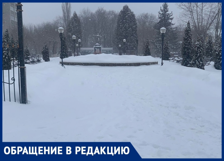 Не только Воронеж: жители Семилук жалуются на заваленный снегом город