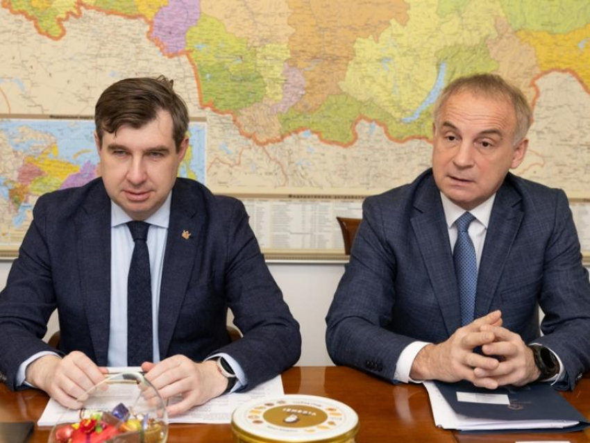  Новый вице-губернатор Лотков отнимает хлеб у Кустова?