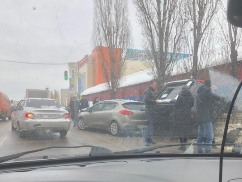 Стали известны подробности ДТП с шестью машинами в Воронеже 