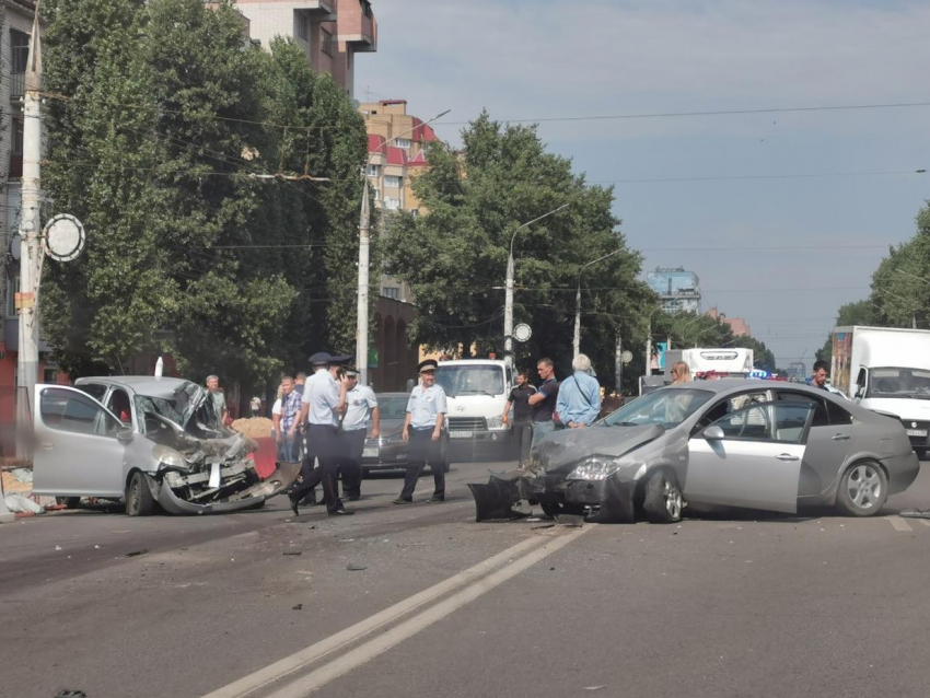 Стали известны подробности массового ДТП на Ленинском проспекте, в котором пострадал ребенок