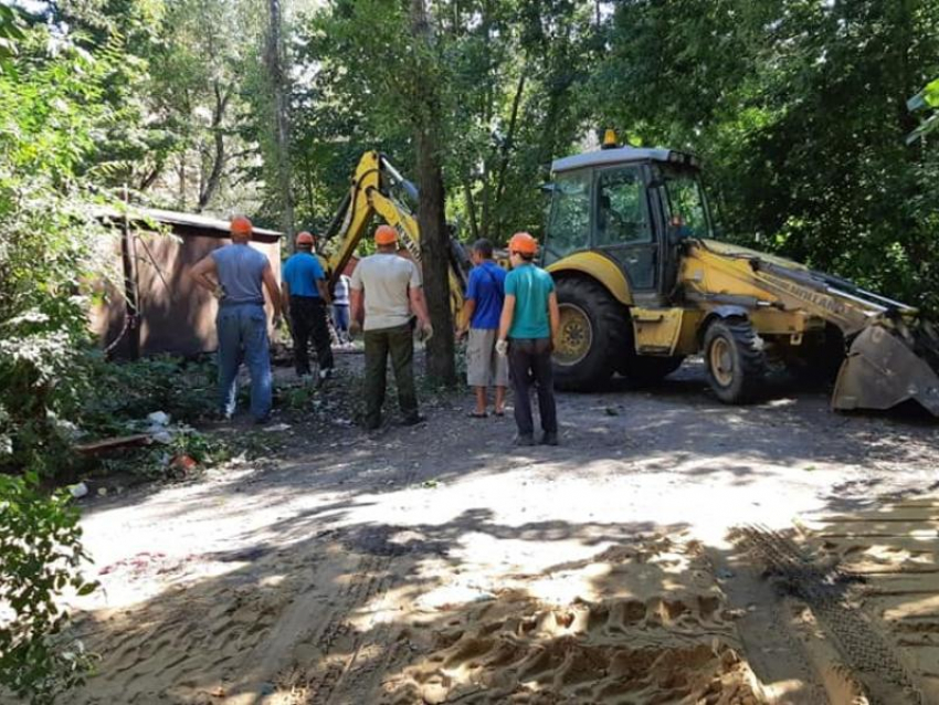 Массовый снос самопальных гаражей устроили в Северном