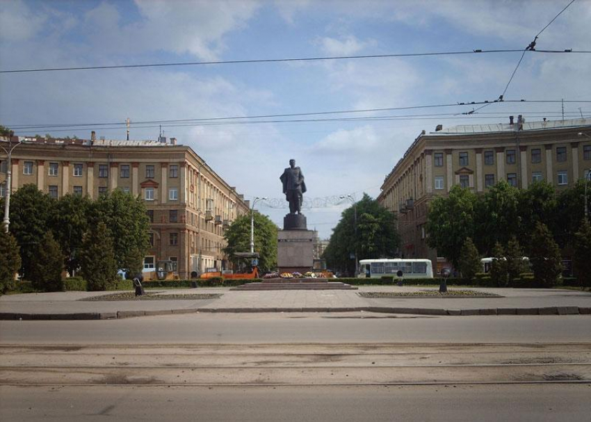 Воронежские власти сэкономят на обновлении привокзальной площади 700 тыс рублей