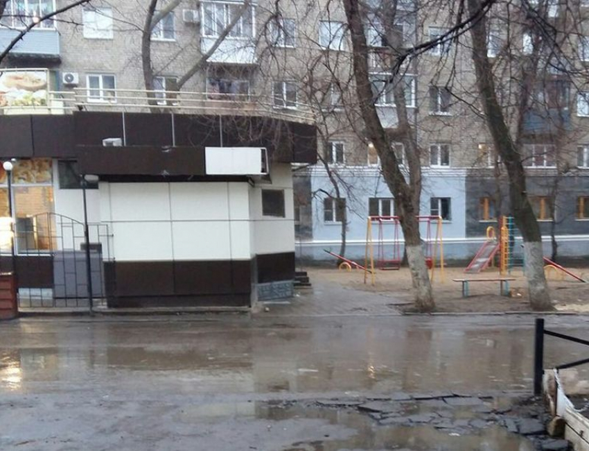 После публикации «Блокнот Воронеж» бизнесмен оставил детскую площадку в покое