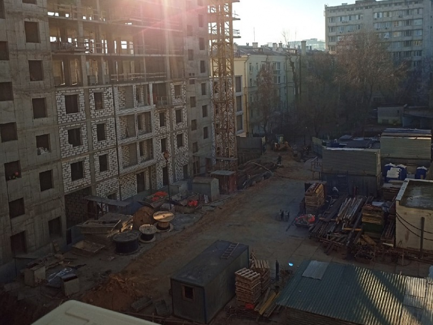 Траншею раздора закопали на стройке депутата Цыбаня в Воронеже