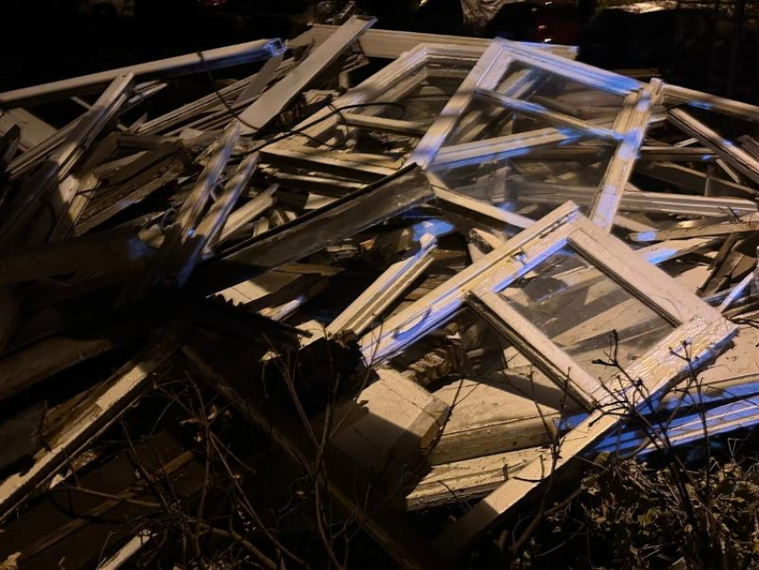 Ликвидацию последствий прилета БПЛА в Воронеже показали на фото