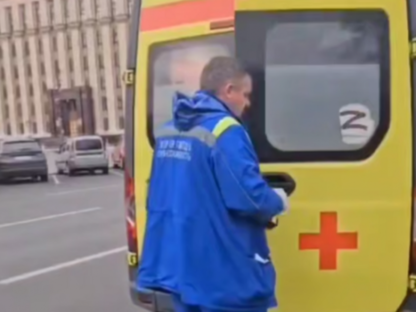 Добрый поступок совершили сотрудники ГИБДД под окнами воронежского правительства