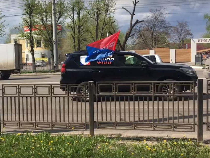 Участников многокилометрового автопробега заметили в Воронеже
