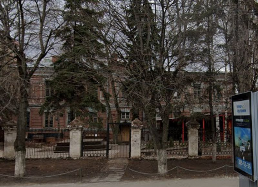 Старинную гостиницу выставили на продажу за 120 млн рублей в центре Воронежа 