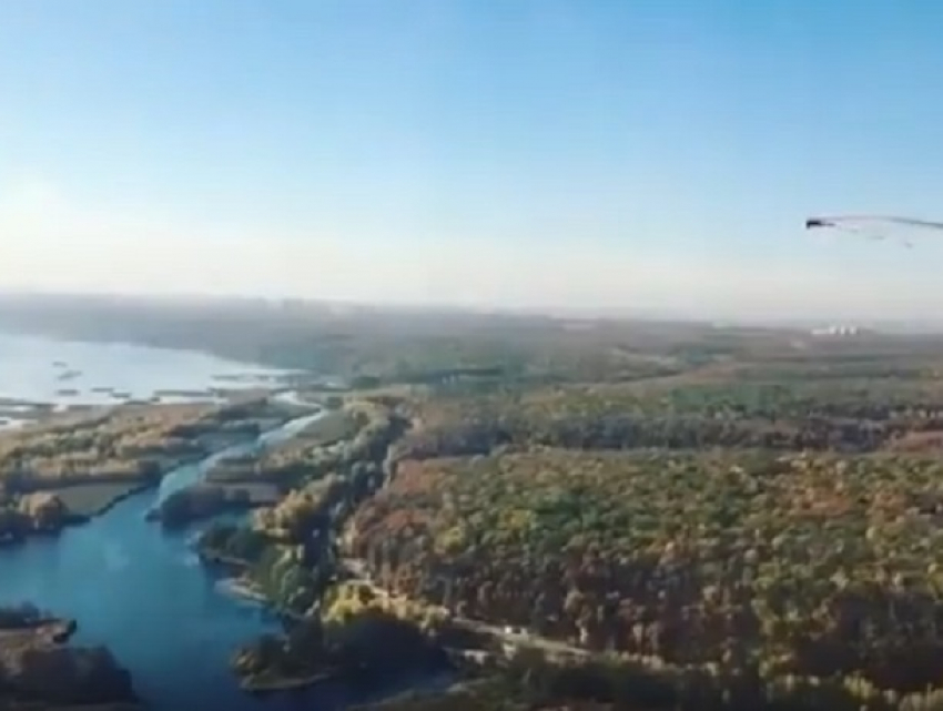 Живописные виды Воронежа сняли на видео при посадке самолета в аэропорту