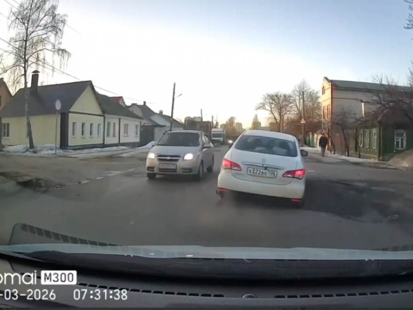 Уничтожитель автомобильной подвески показали на видео в Воронеже