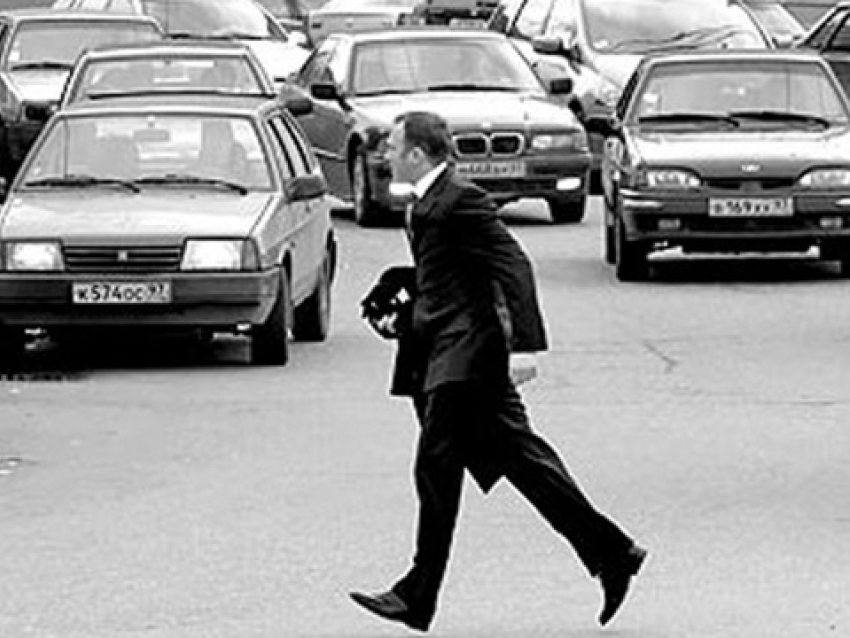 В Воронеже водитель «Мерседеса Бенц» насмерть сбил мужчину 