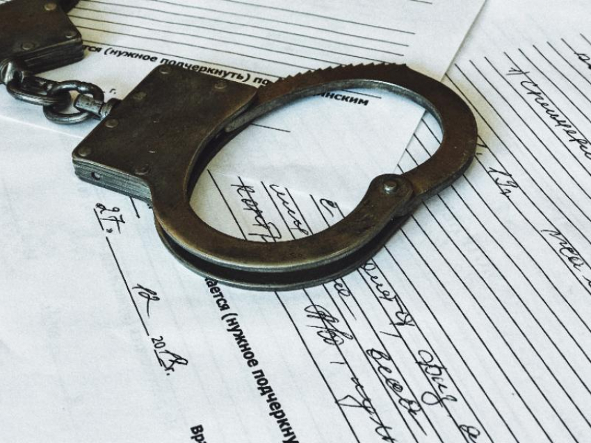 Орехи и шоколад: воронежец эпично ограбил магазин в Северном