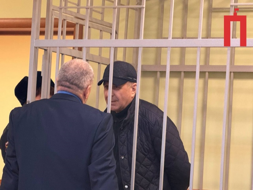 Адвоката Жеребятьева, который хотел за 3 млн рублей «спасти» от тюрьмы подсудимого в Воронеже, отправили под домашний арест