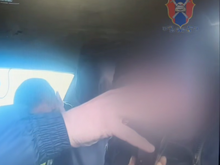 «Сердце ëкнуло и в пятки опустилось»: пьяный и честный воронежец исполнил полицейским песню