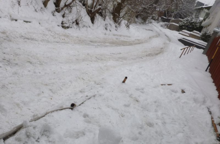 Воронежские коммунальщики начали чистить улицу Базарная гора