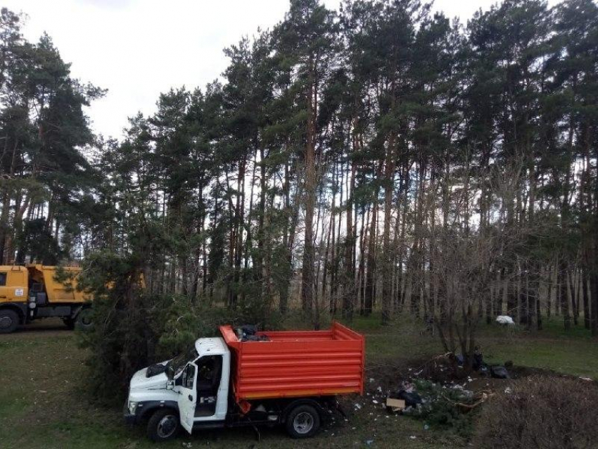 Работа водитель газона. Водитель газона. Газон Некст в кювете. Авария на проспекте патриотов Воронеж. Авария с газоном Некст с Пермского края.