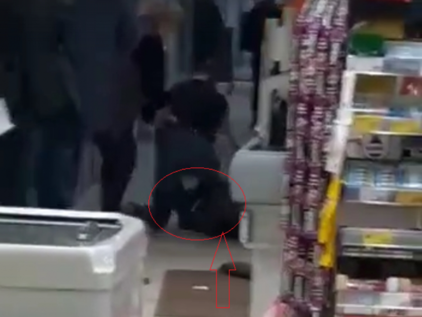 Избиение продавщицы в «Магните» попало на видео в Воронеже
